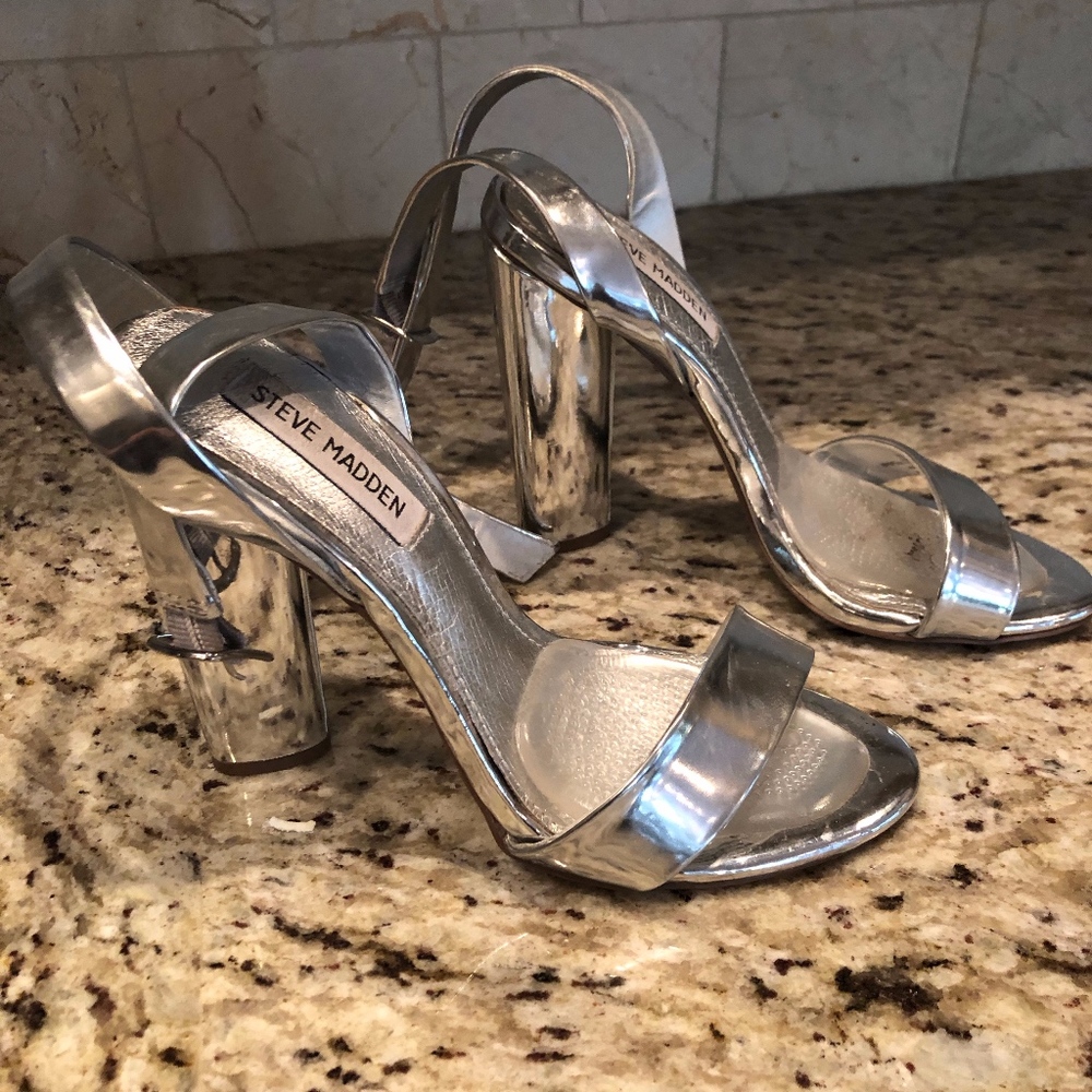 Steve Madden 5in Silver Treasure Strappy Heel Sz7M